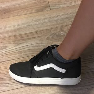 Vans shoes size 6